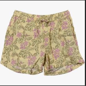 YELLOW Margaritaville Women's No Passport Required Short XL